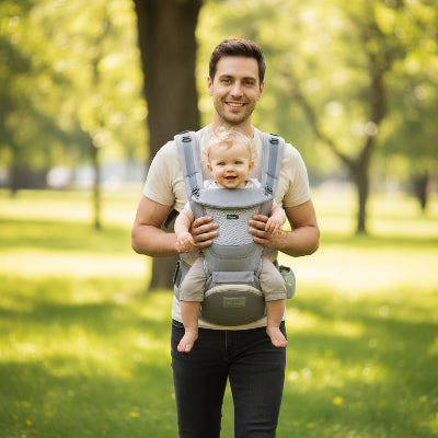 Porte bebe coton gris papa en promenade au parc